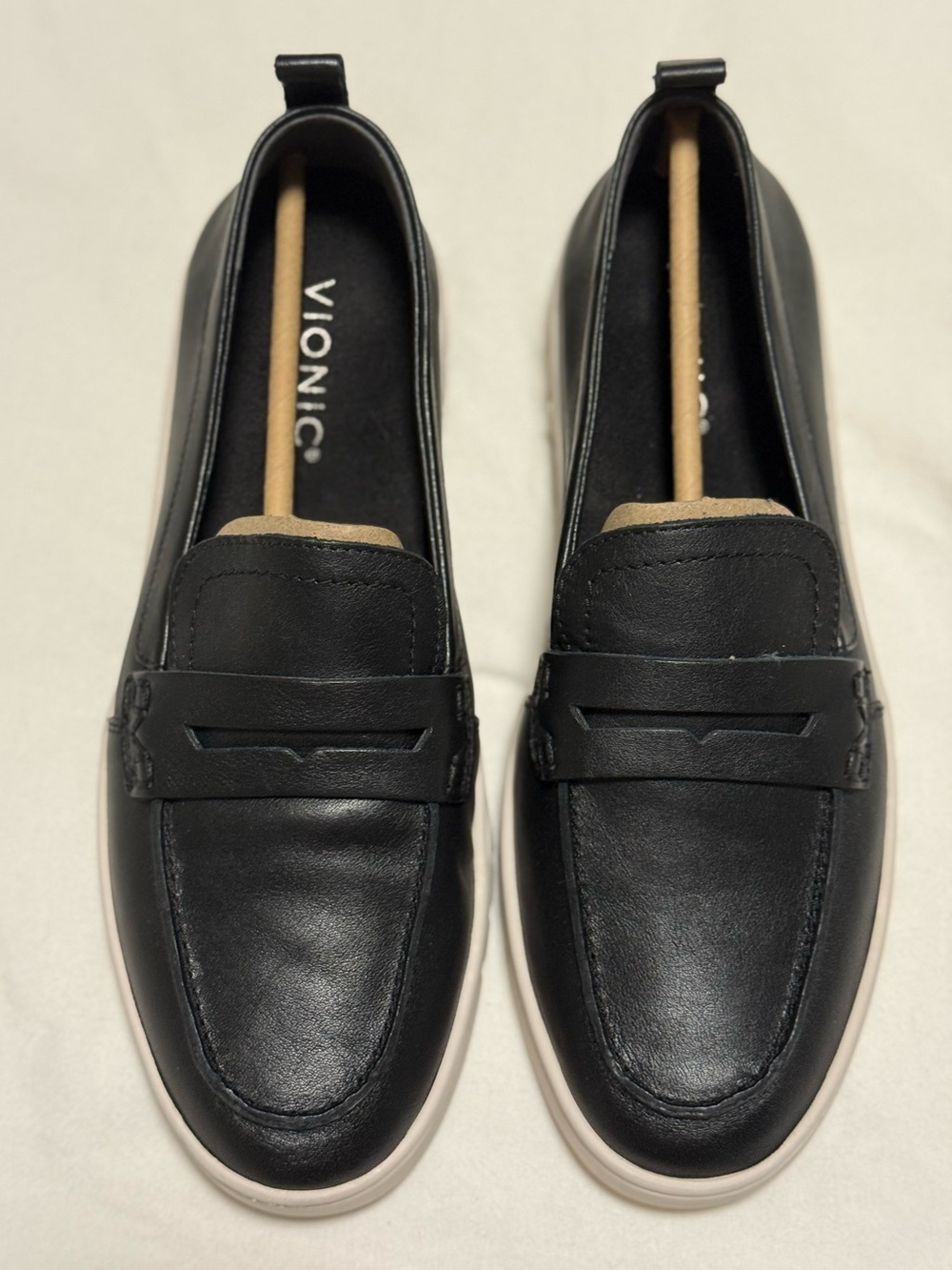 Vionic Black Leather Slip-On Uptown Loafers Size 8.5W